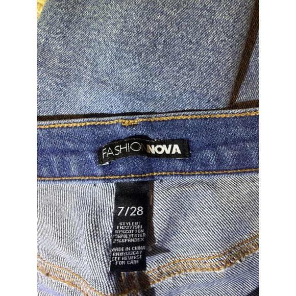 Fashion Nova Distressed Skinny Jeans Medium Wash Blue Ripped Denim Size 7/28 - Picture 4 of 5